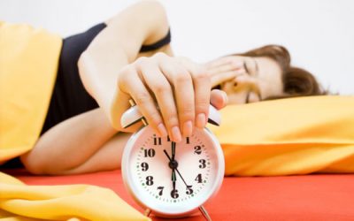 É difícil acordar quando o despertador toca? Começa o dia a acordar cansado?