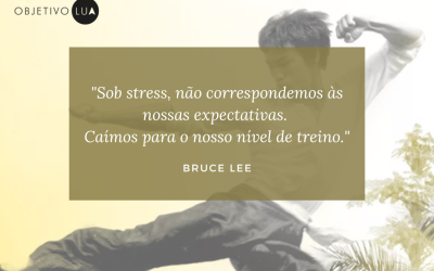 Sob stress, não correspondemos às nossas expectativas. Caímos para o nosso nível de treino.